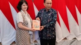 Menkominfo Budi Arie Setiadi dan Ketua Umum APPRI, Sari Soegondo. (Dok. APPRI)
