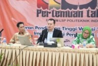 Foto : Prof. Amilin, Komisioner BNSP, memberikan paparan dalam Workshop Nasional di Politeknik Negeri Padang, membahas sertifikasi kompetensi dan implementasi Perpres 68 Tahun 2022, dengan kehadiran 38 perwakilan LSP se-Indonesia. (4/9/24). (Doc.BNSP)