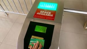 Dokumentasi: Kartu Sanpay dapat dipakai sebagai alat pembayaran di transportasi umum, salah satunya KRL Jabodetabek