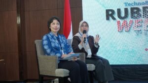 Dok.: Dr. Laksmi sebagai pembicara dalam kegiatan Rubber Week yang diselenggarakan oleh PTPN (PT Perkebunan Nusantara)